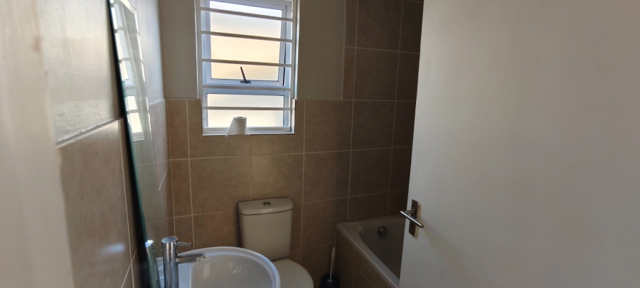2 Bedroom Property for Sale in Strandfontein Village Western Cape